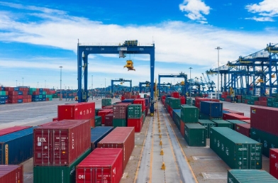 寧波貨運公司將繼續(xù)以更加開放、包容的姿態(tài)，迎接每一個挑戰(zhàn)與機(jī)遇