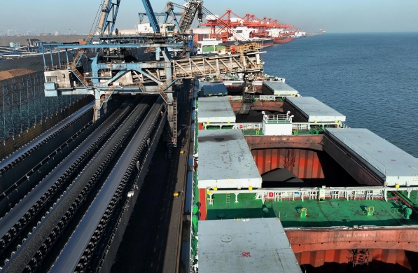 寧波物流公司在連接國內(nèi)外市場方面發(fā)揮著不可替代的作用