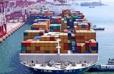 青島貨代如何應(yīng)對集裝箱市場費(fèi)率兩級化？