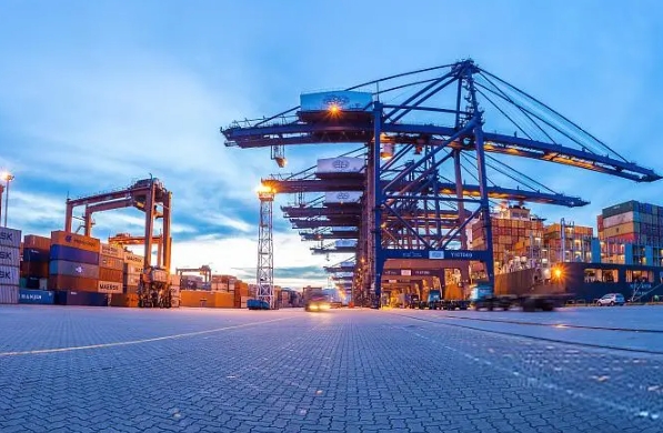 隨著物流行業(yè)的快速發(fā)展，青島海運拼箱公司的未來充滿了無限可能