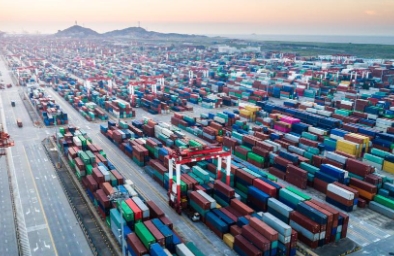 天津貨運公司不僅是貨物的搬運工，更是連接夢想與現實的橋梁