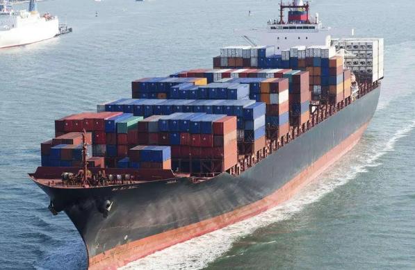 新加坡是東南亞的重要國際貿(mào)易中心，在全球貨運(yùn)業(yè)中扮演著重要角色