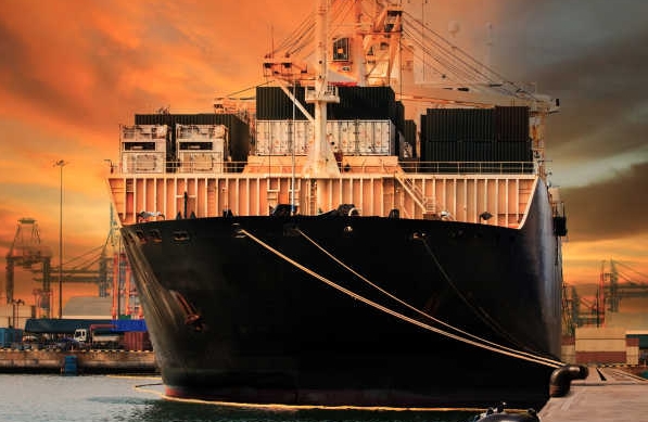 上海貨代公司的發(fā)展歷程、服務(wù)特點以及面臨的挑戰(zhàn)有哪些？