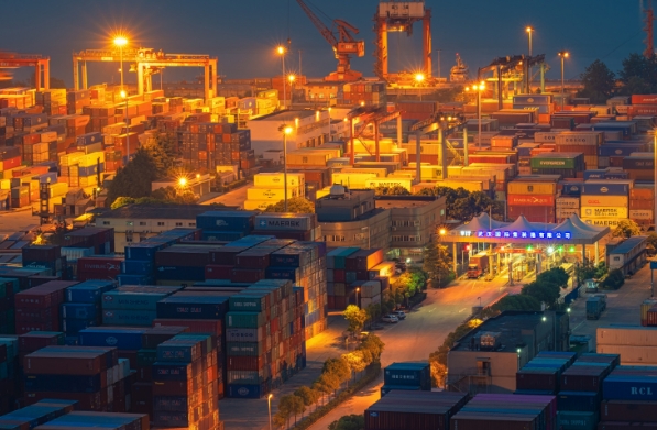 隨著國(guó)際貿(mào)易的不斷發(fā)展，美國(guó)貨代行業(yè)也將會(huì)迎來更廣闊的發(fā)展空間