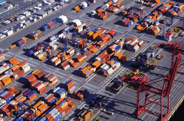 新加坡貨代公司要在市場(chǎng)競(jìng)爭(zhēng)中立于不敗之地，需要不斷提升服務(wù)質(zhì)量