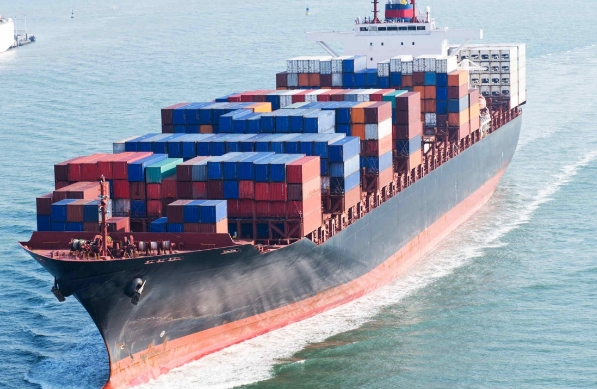 新加坡貨代是國(guó)際物流領(lǐng)域重要一環(huán)，扮演著連接海陸空運(yùn)輸?shù)慕巧?>
							</div>
							<div   id=