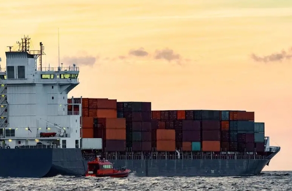 貨運代理不僅是物流鏈條中的關(guān)鍵環(huán)節(jié)，更是連接世界貿(mào)易的隱形橋梁