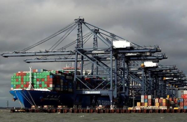 隨著全球貿(mào)易的不斷發(fā)展，國際貨代行業(yè)將迎來更多的發(fā)展機遇