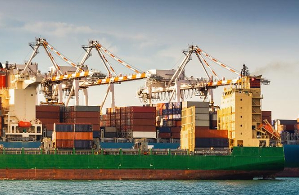 在全球貿易的浪潮中，美國貨運代理行業正經歷著前所未有的變革