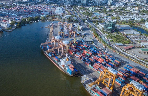 隨著國際貿(mào)易的日益頻繁，美國貨代貨物的跨國運輸需求不斷增長