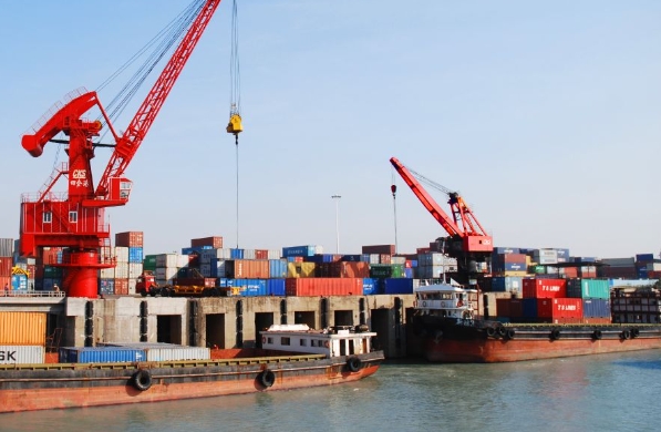 美國作為全球大的經濟體之一，其海運業已成為連接世界的橋梁