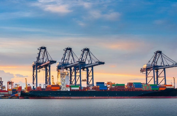 貨運代理不僅是物流鏈條中的關(guān)鍵環(huán)節(jié)，更是連接世界經(jīng)濟(jì)的橋梁